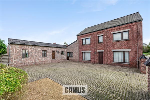 UNIEKE EIGENDOM MET 2 WOONHUIZEN TE KOOP IN BILZEN
