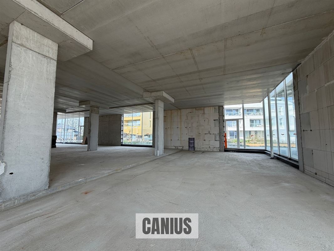 GELIJKVLOERSE CASCO-KANTOORRUIMTE VAN 491 M² MET TAL VAN MOGELIJKHEDEN