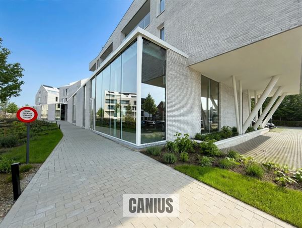GELIJKVLOERSE CASCO-KANTOORRUIMTE VAN 491 M² MET TAL VAN MOGELIJKHEDEN