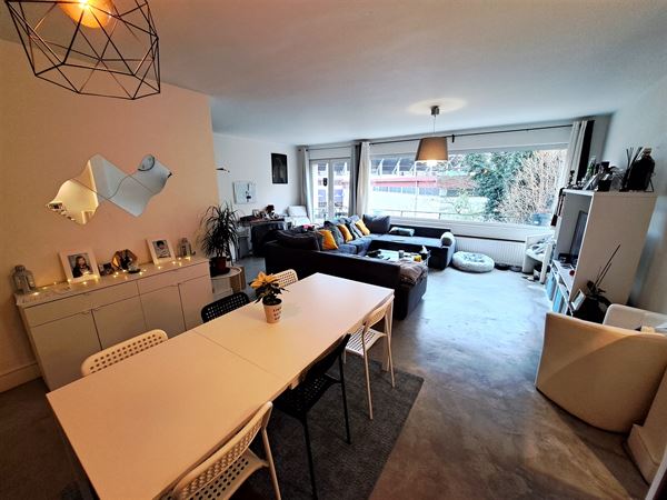 Appartement 2 chambres avec terrasse et garage box