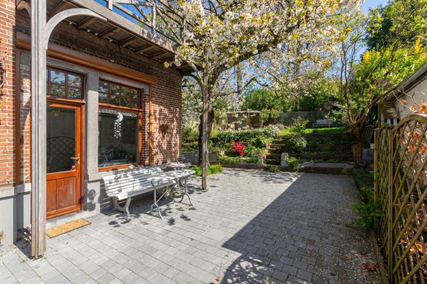 Charmante et authentique maison avec jardin bucolique