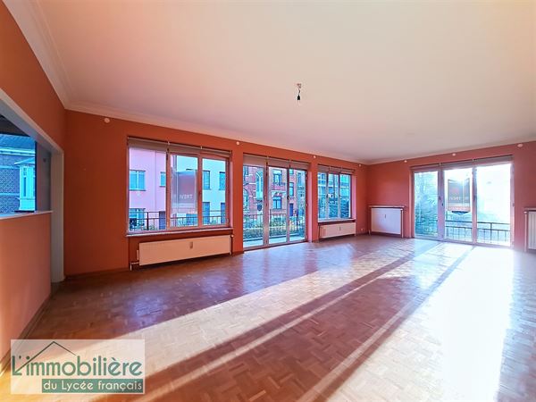 Lumineux appartement 2 chambres avec terrasse