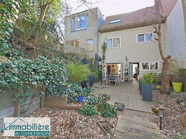 Lumineuse maison 4 chambres avec jardin et garage