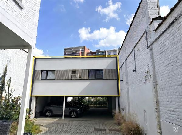 OPTION OPTION OPTION Superbe Appartement 2 chambres avec emplacements de parking