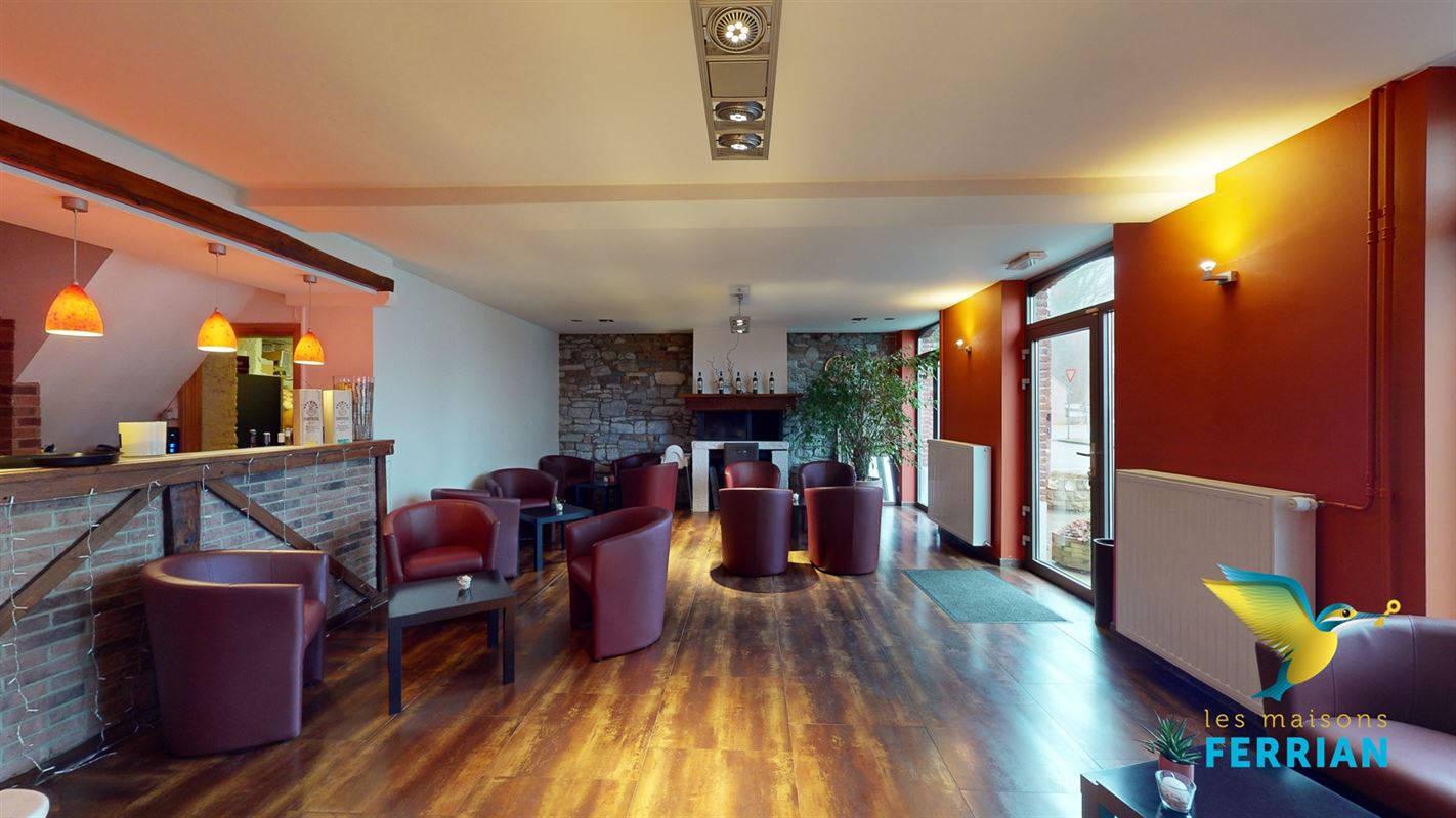 Commerce avec appartement à DAVE (3 chambres)