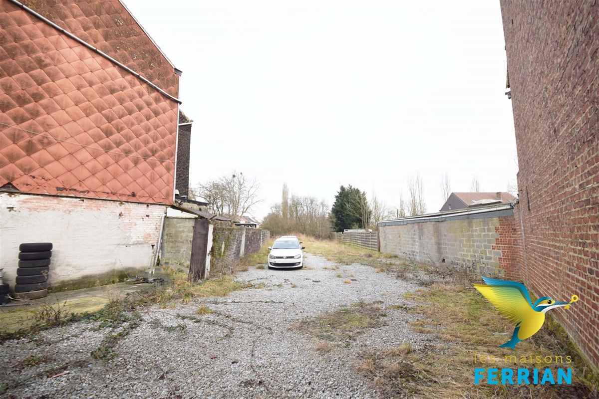 Terrain à bâtir à MONTIGNIES-SUR-SAMBRE (0 chambre)