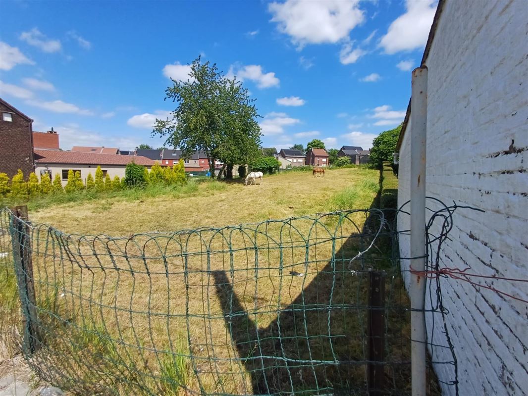 Terrain à bâtir à Châtelet (0 chambre)