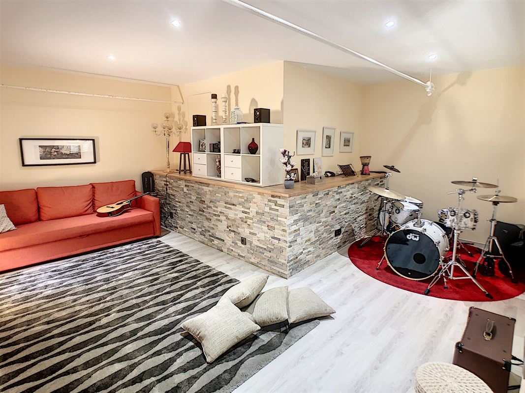 Maison exceptionnelle à MORLANWELZ (5 chambres)