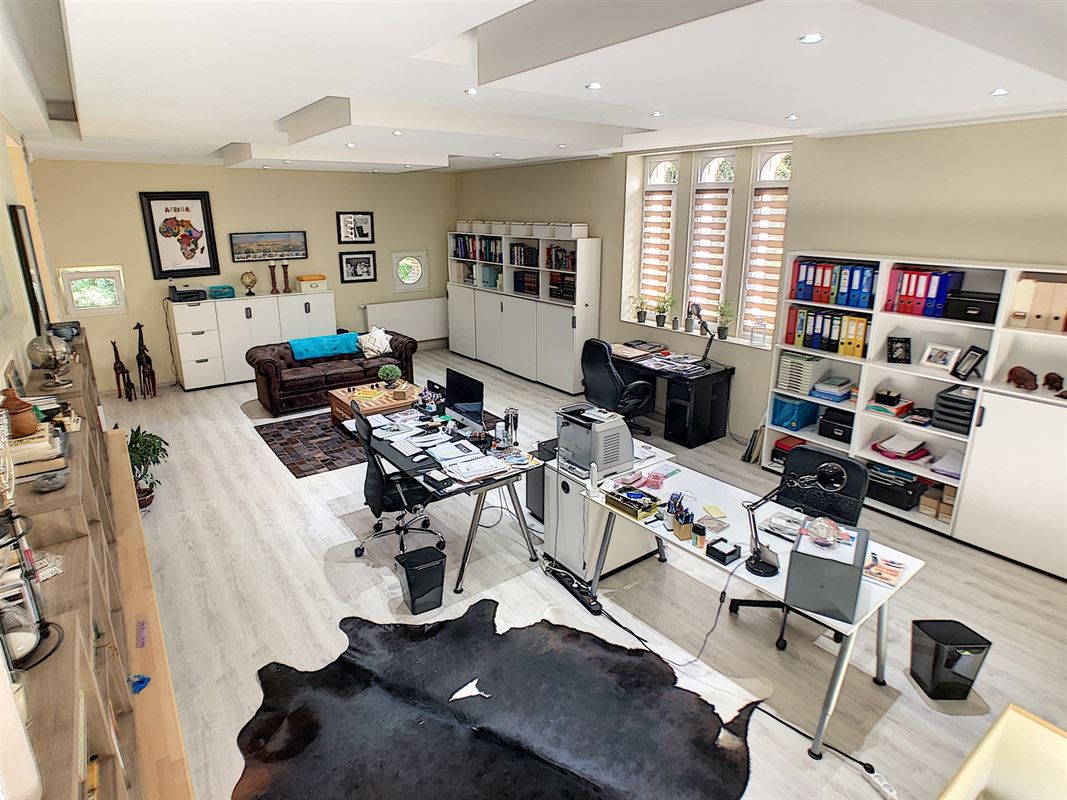 Maison exceptionnelle à MORLANWELZ (5 chambres)