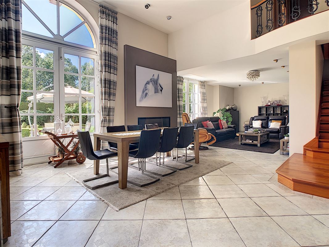 Maison exceptionnelle à MORLANWELZ (5 chambres)