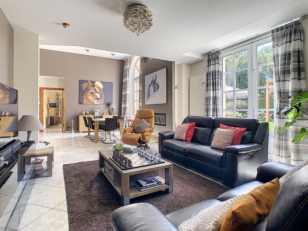 Maison exceptionnelle à MORLANWELZ (5 chambres)