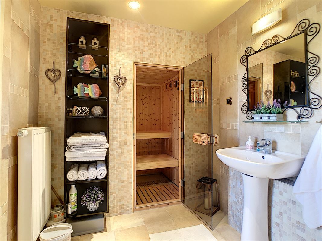 Maison exceptionnelle à MORLANWELZ (5 chambres)