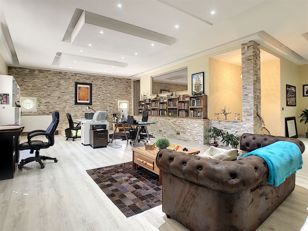 Maison exceptionnelle à MORLANWELZ (5 chambres)