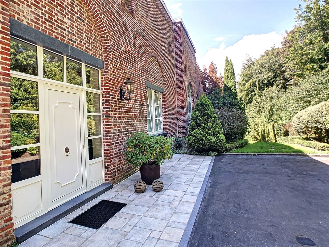 Maison exceptionnelle à MORLANWELZ (5 chambres)