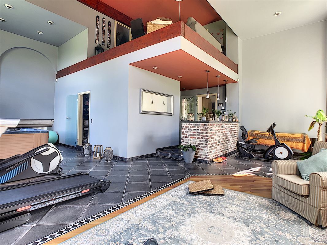 Maison exceptionnelle à MORLANWELZ (5 chambres)