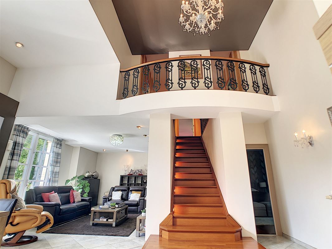 Maison exceptionnelle à MORLANWELZ (5 chambres)