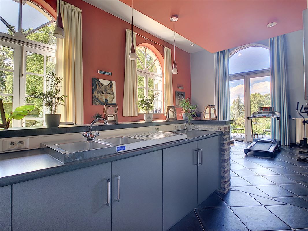 Maison exceptionnelle à MORLANWELZ (5 chambres)