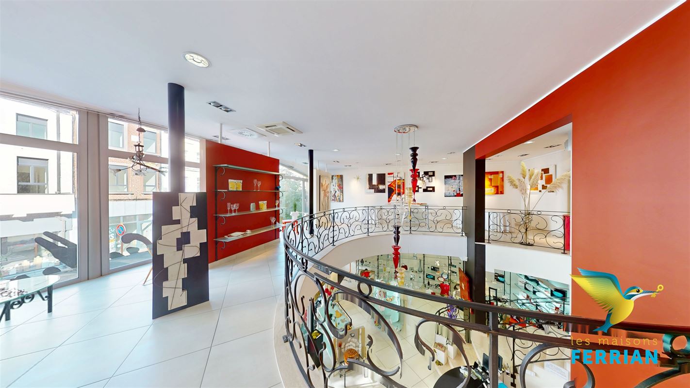 Commercial à LA LOUVIÈRE (0 chambre)