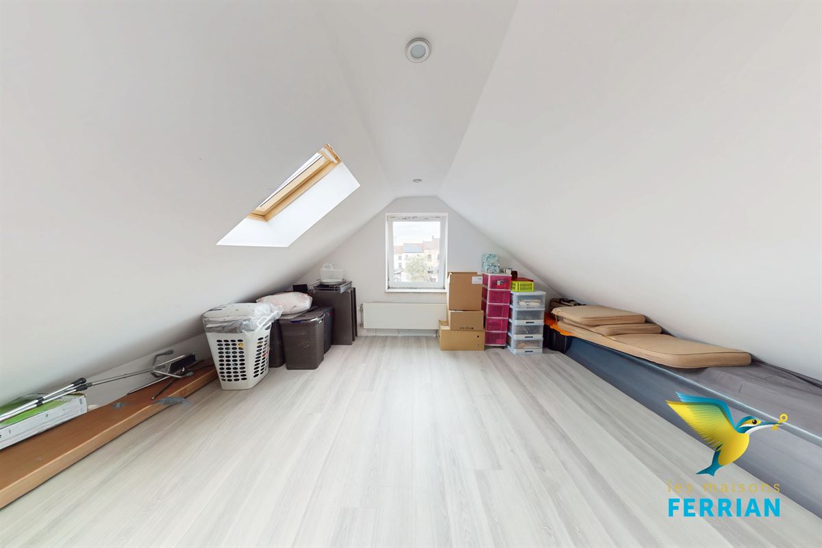 Maison unifamiliale à LODELINSART (5 chambres)