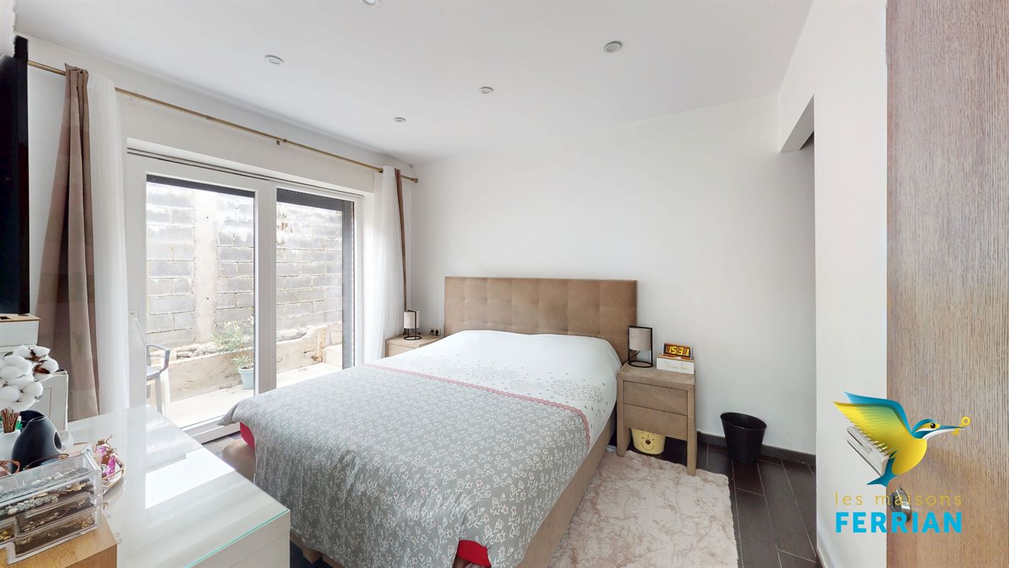 Maison unifamiliale à LODELINSART (5 chambres)