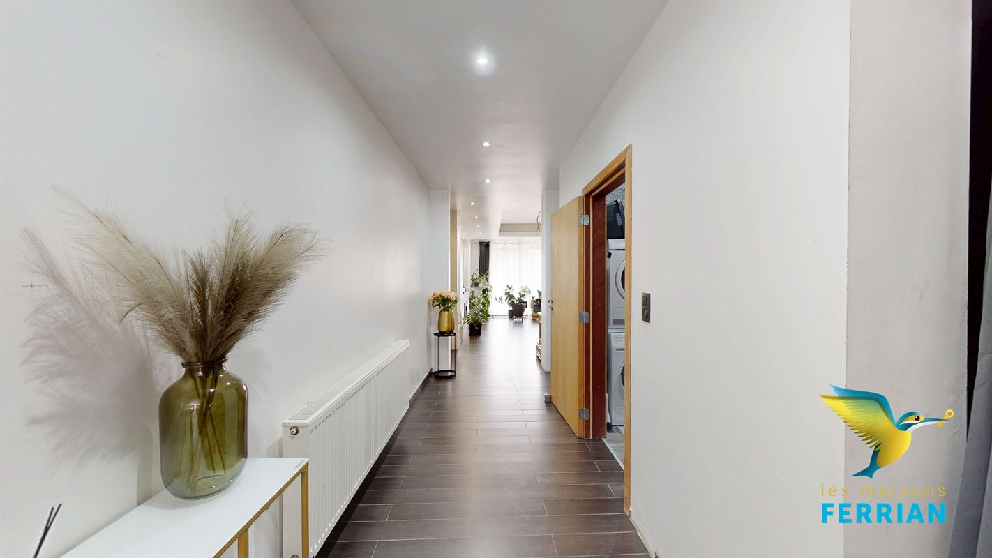 Maison unifamiliale à LODELINSART (5 chambres)