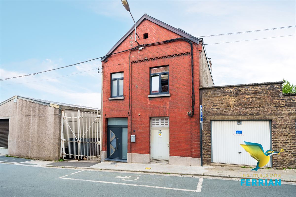 Maison unifamiliale à LODELINSART (5 chambres)