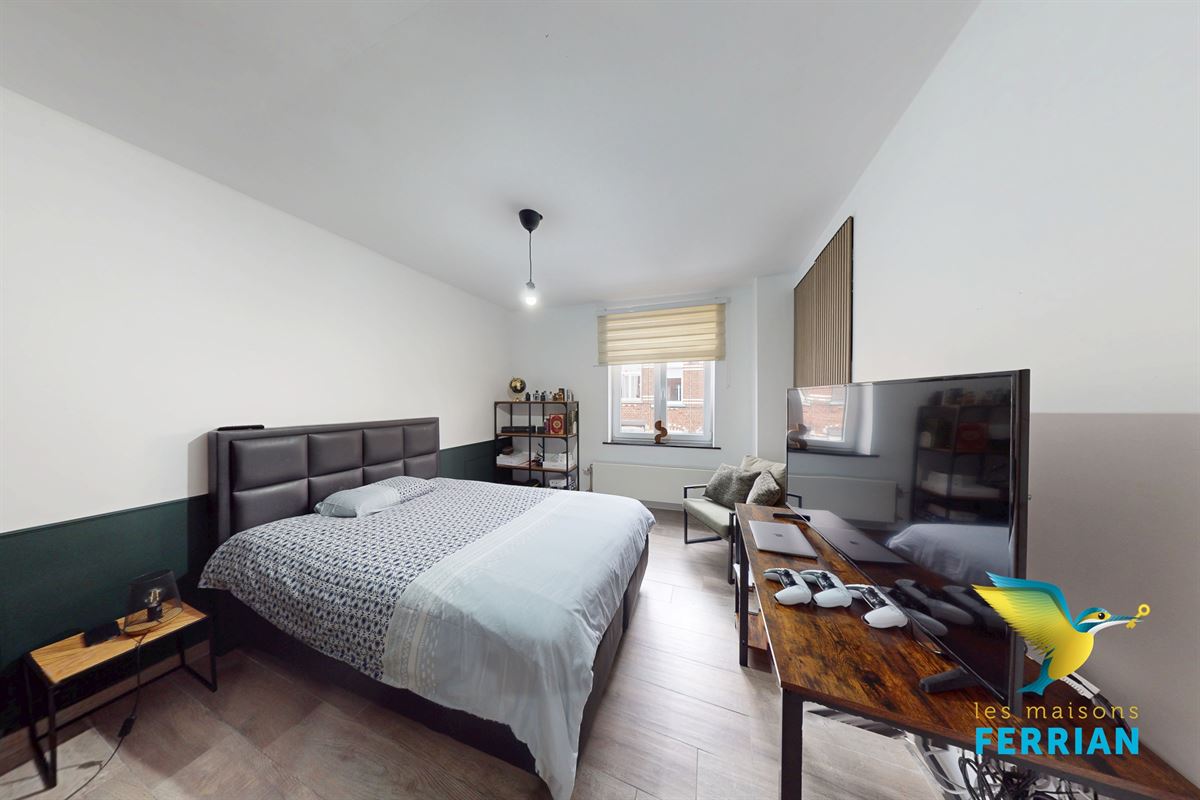 Maison unifamiliale à LODELINSART (5 chambres)