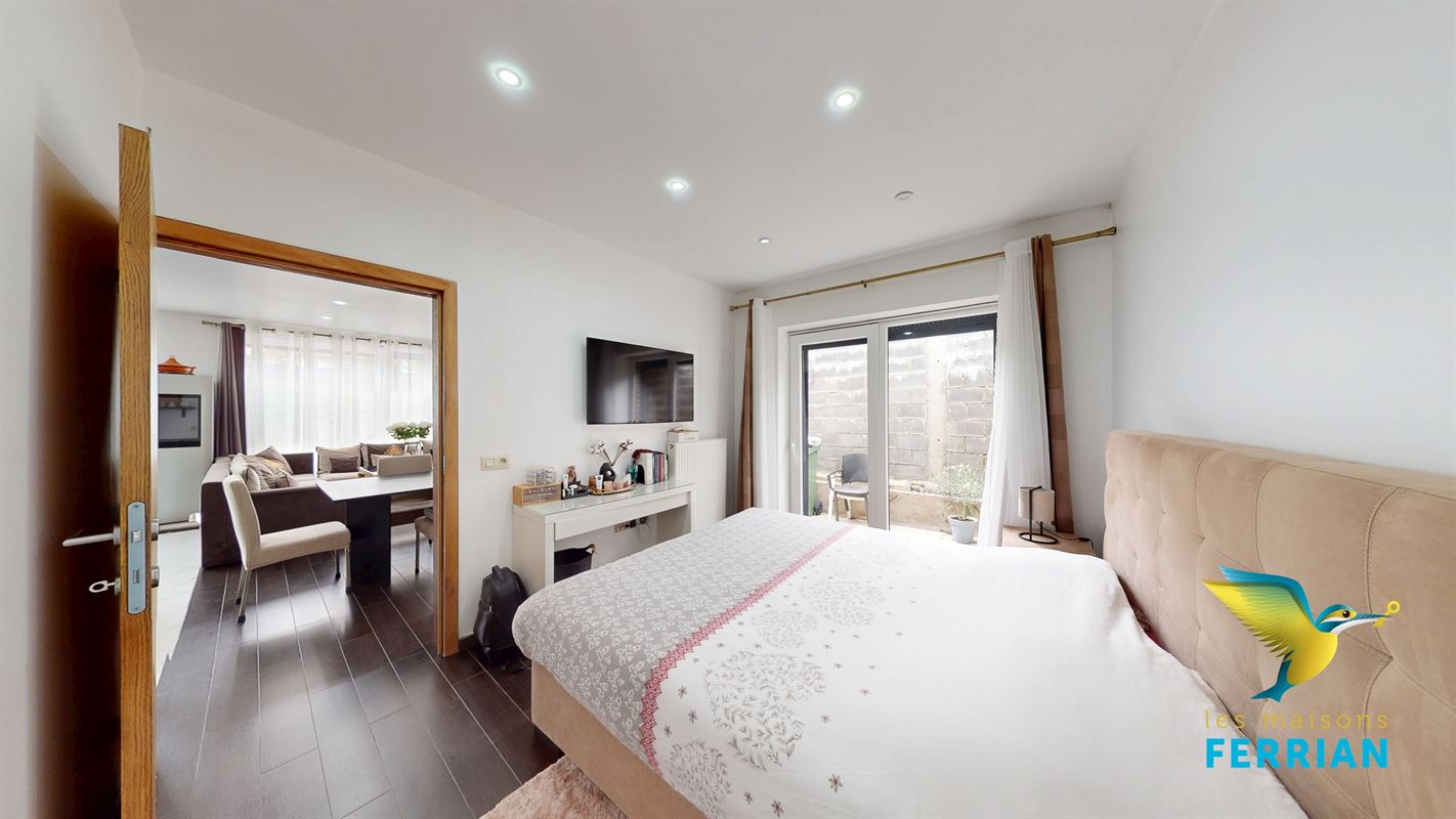 Maison unifamiliale à LODELINSART (5 chambres)