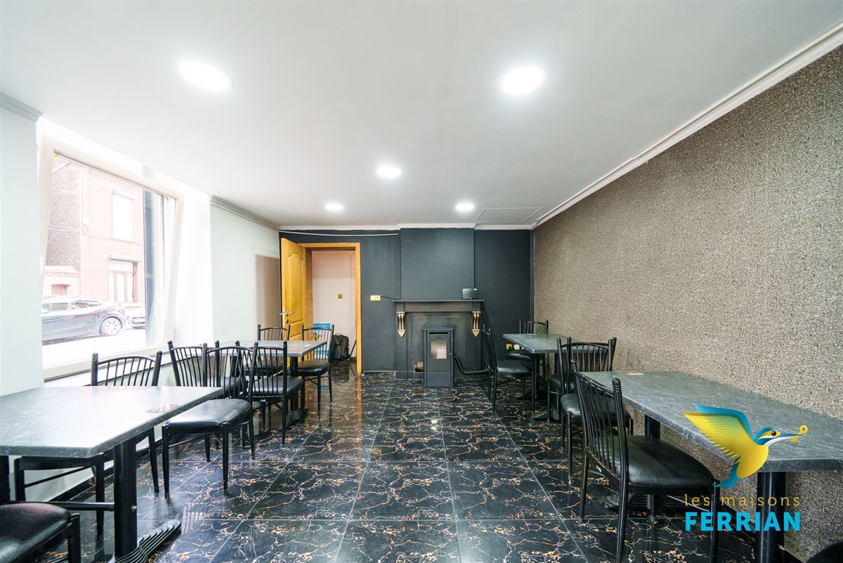 Commerce avec appartement à MONTIGNIES-SUR-SAMBRE (2 chambres)
