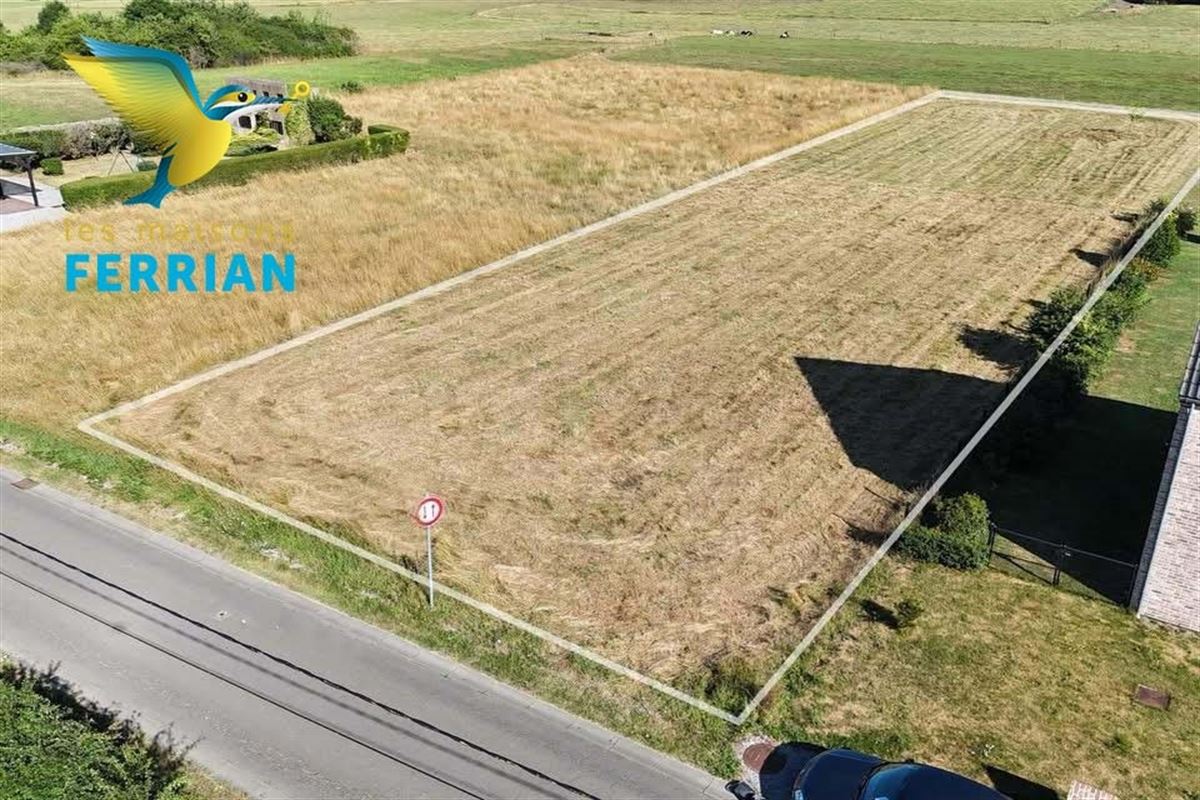 Terrain à bâtir à LE ROUX (0 chambre)