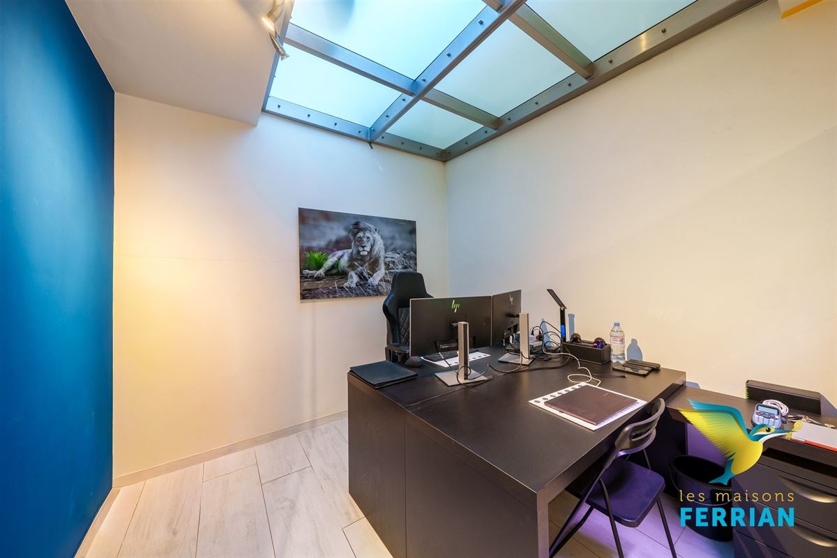 Villa à Court-Saint-Etienne (4 chambres)