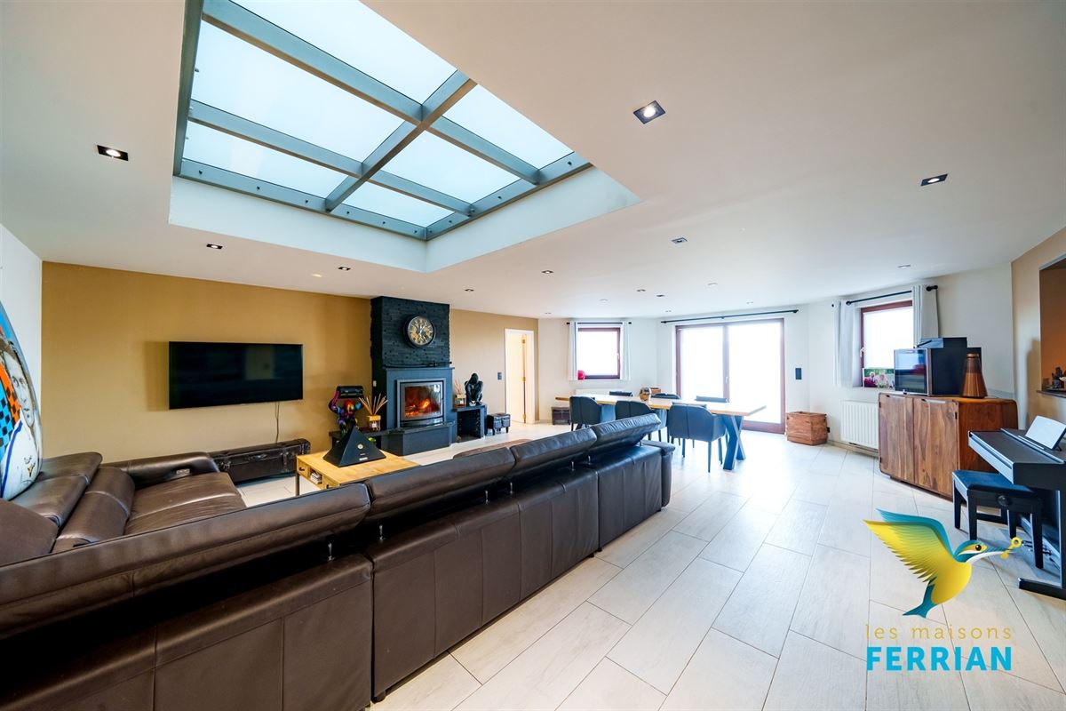 Villa à Court-Saint-Etienne (4 chambres)