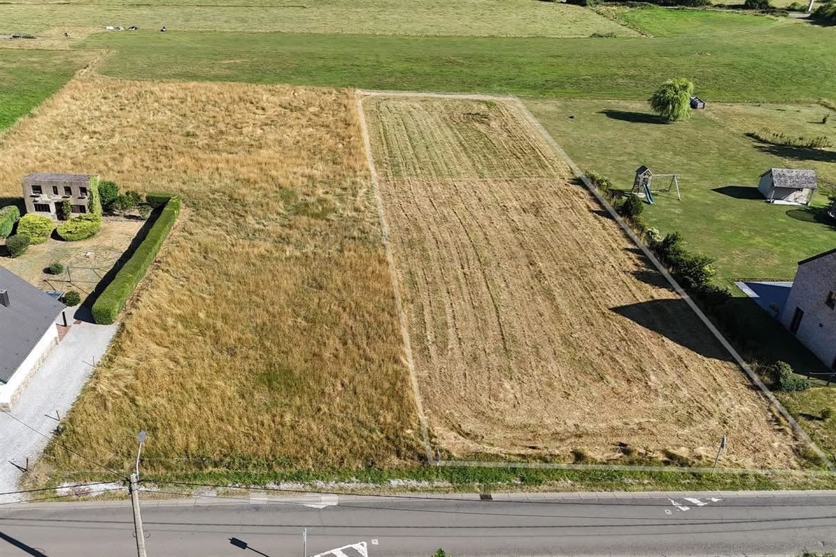 Terrain à bâtir à LE ROUX (0 chambre)