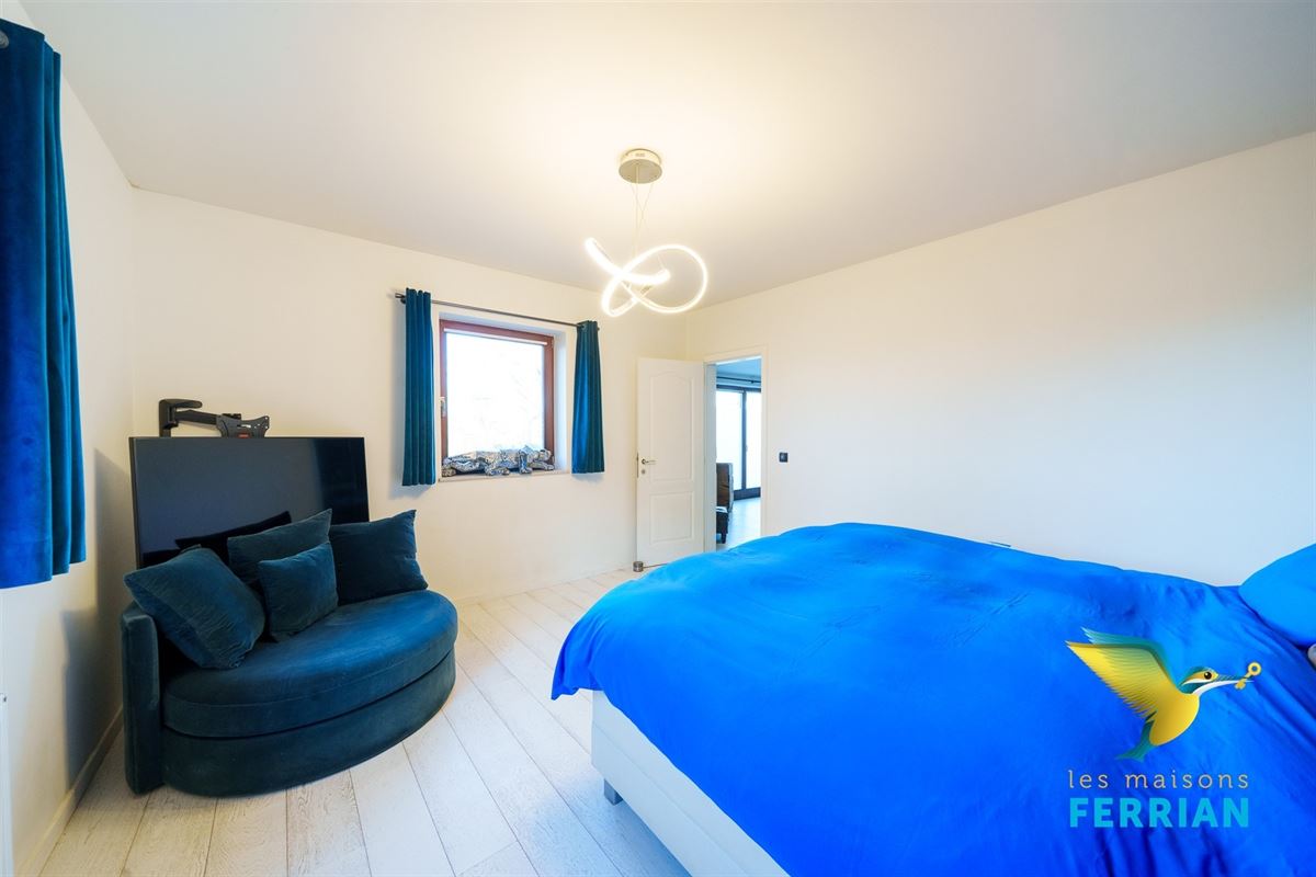 Villa à Court-Saint-Etienne (4 chambres)