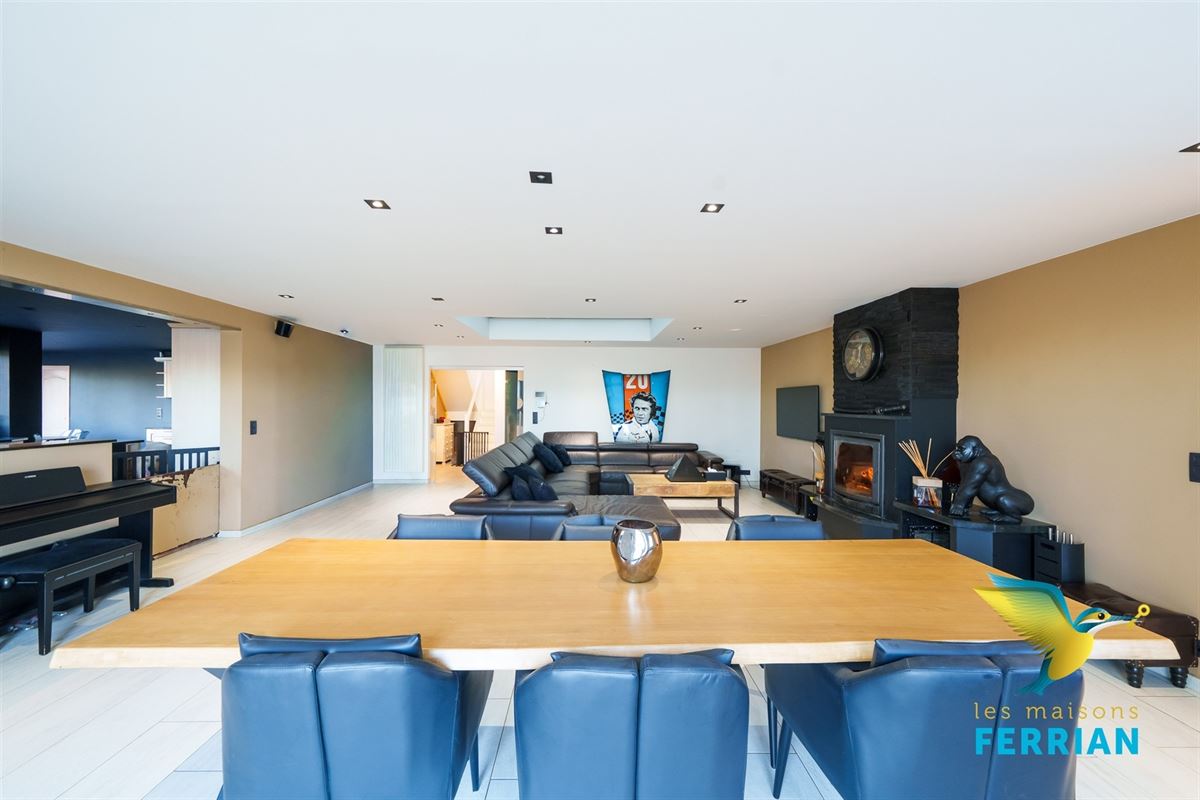 Villa à Court-Saint-Etienne (4 chambres)