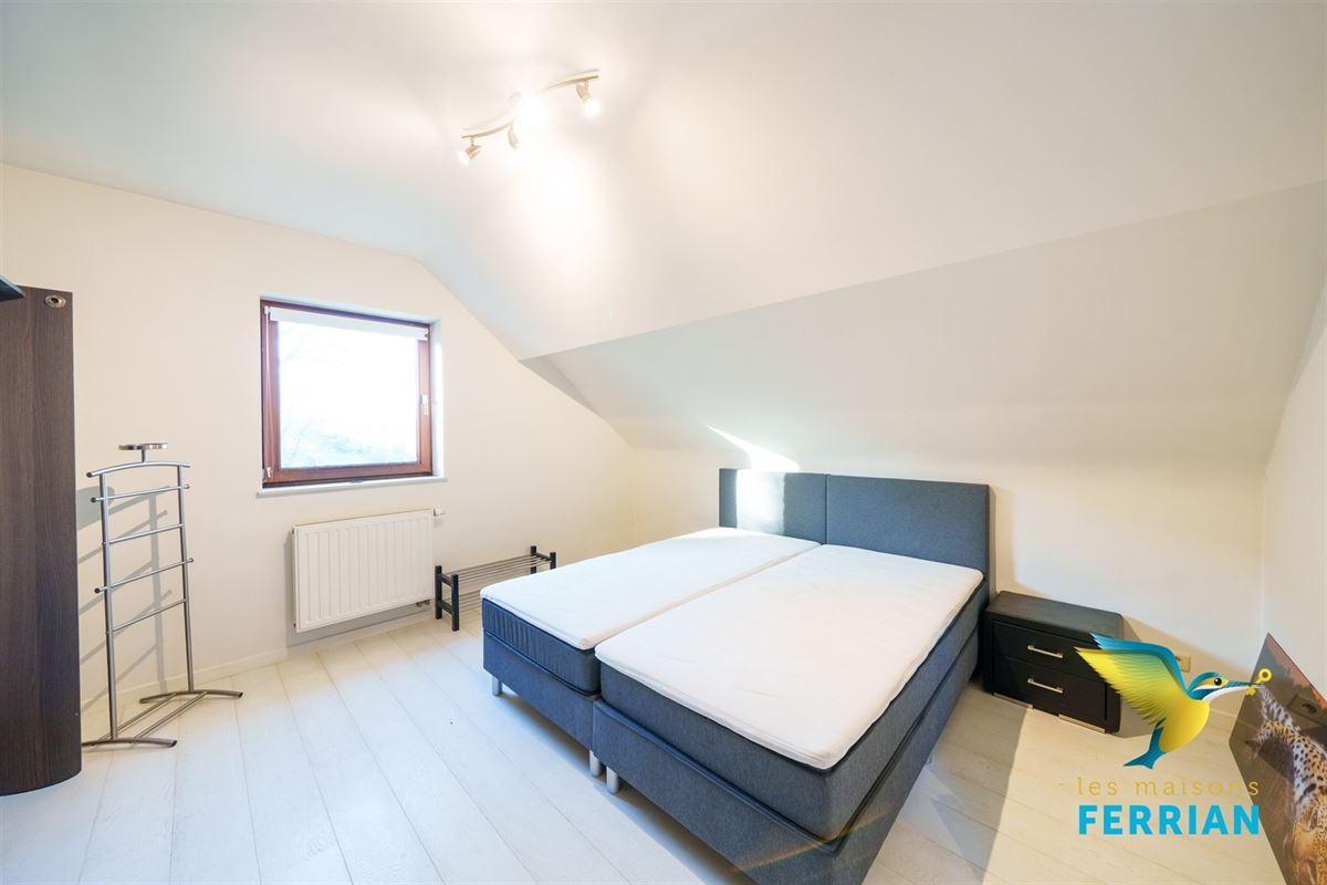 Villa à Court-Saint-Etienne (4 chambres)