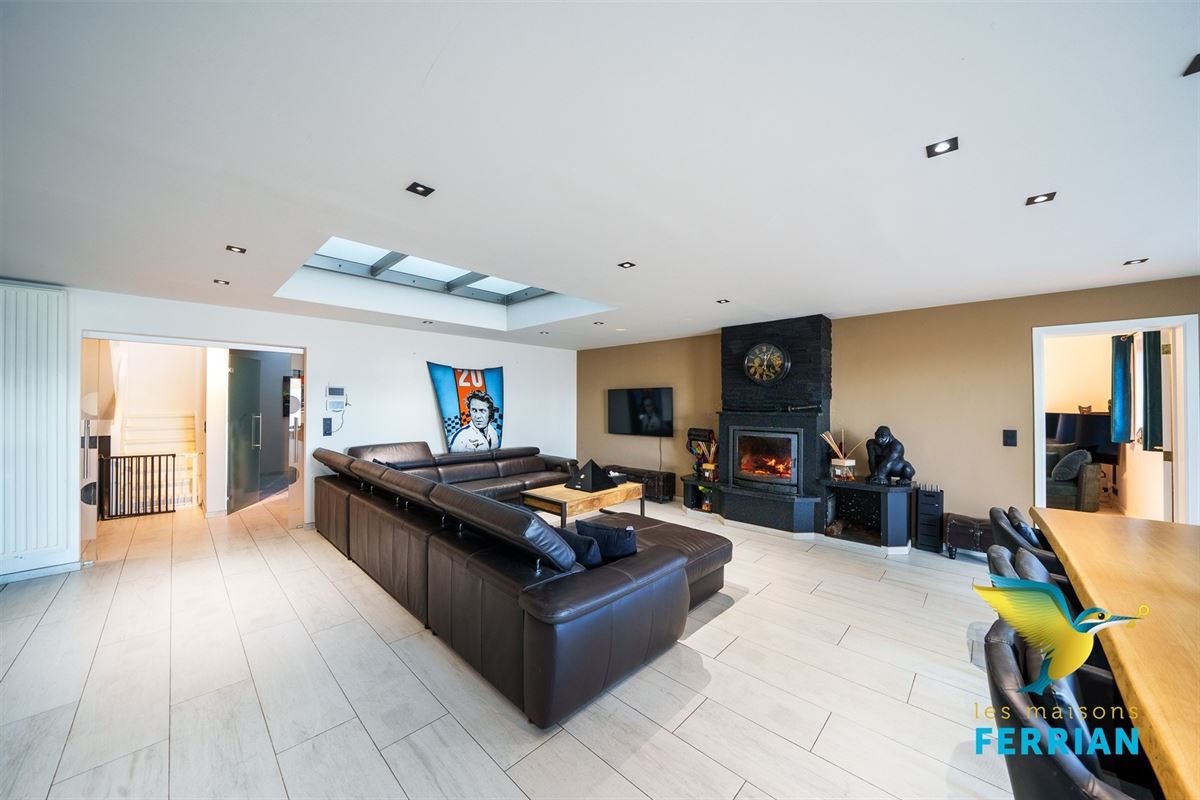 Villa à Court-Saint-Etienne (4 chambres)