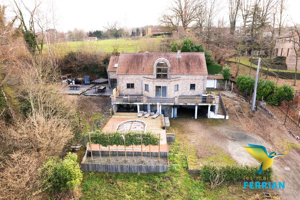 Villa à Court-Saint-Etienne (4 chambres)