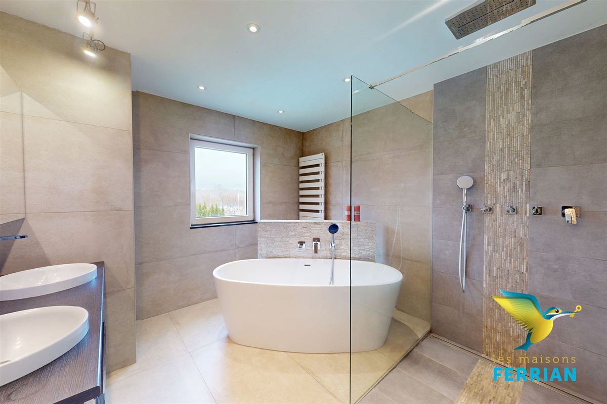 Maison unifamiliale à BIERGES (5 chambres)