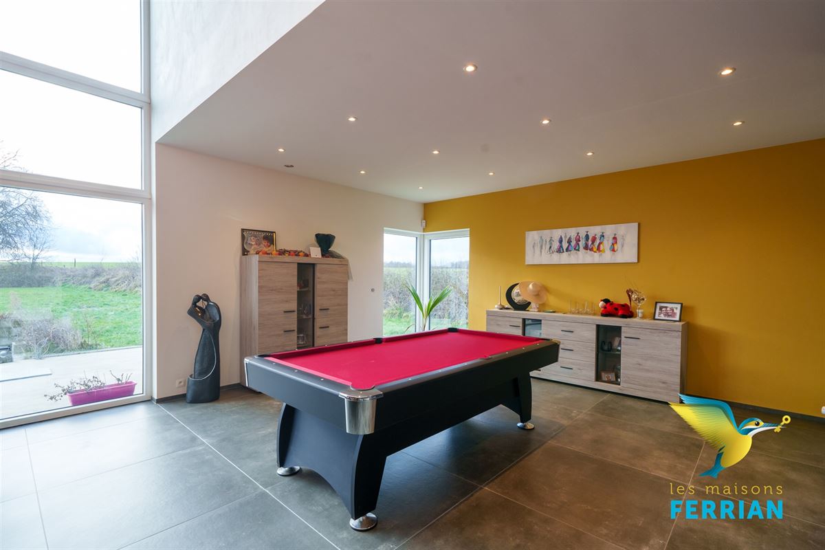 Villa à LEERNES (3 chambres)