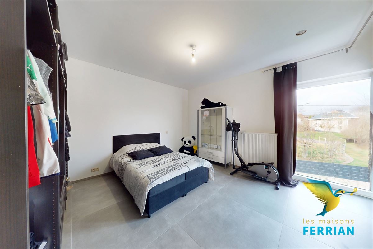 Villa à LEERNES (3 chambres)