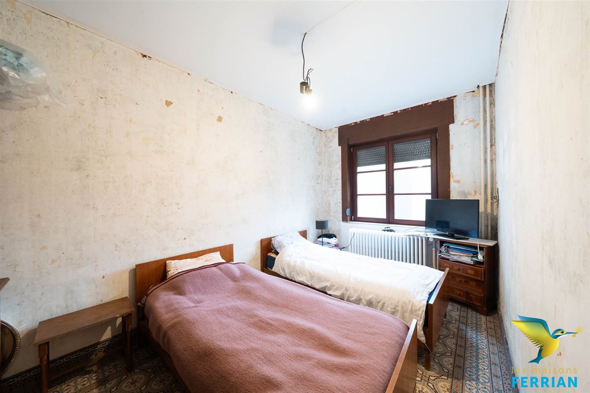 Maison unifamiliale à HAUTRAGE (6 chambres)