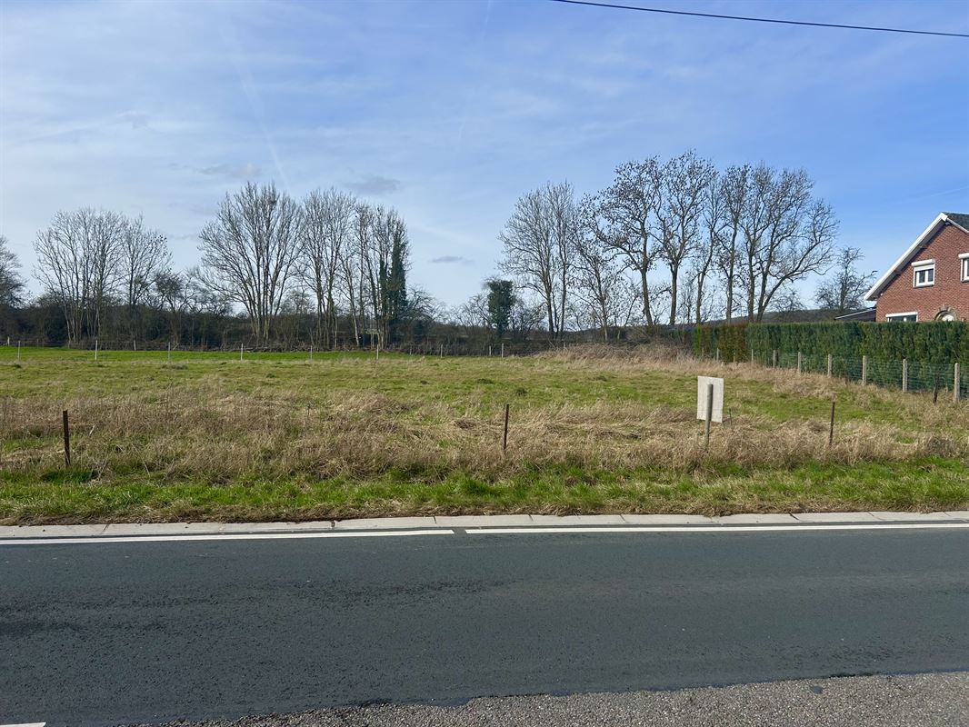 Terrain à bâtir à AGIMONT (0 chambre)