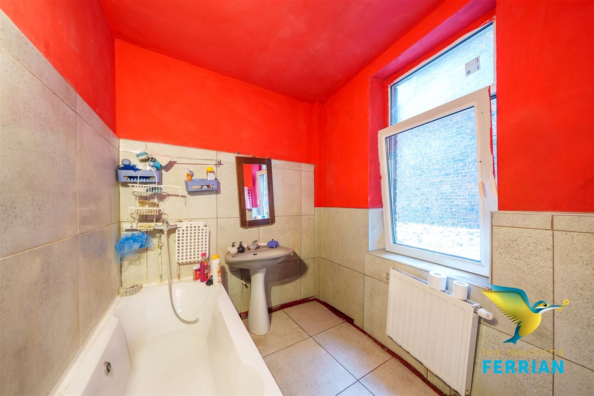 Maison mitoyenne à La Louvière (4 chambres)