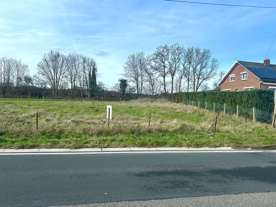 Terrain à bâtir à AGIMONT (0 chambre)