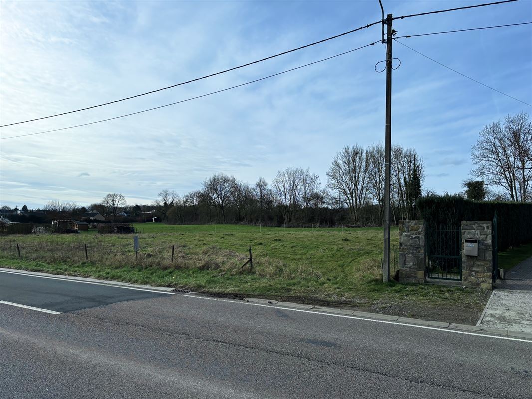 Terrain à bâtir à AGIMONT (0 chambre)