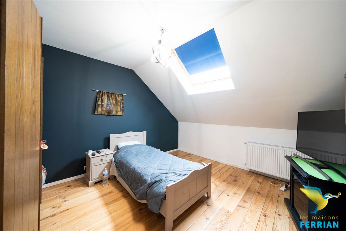 Maison unifamiliale à HAUTRAGE (6 chambres)