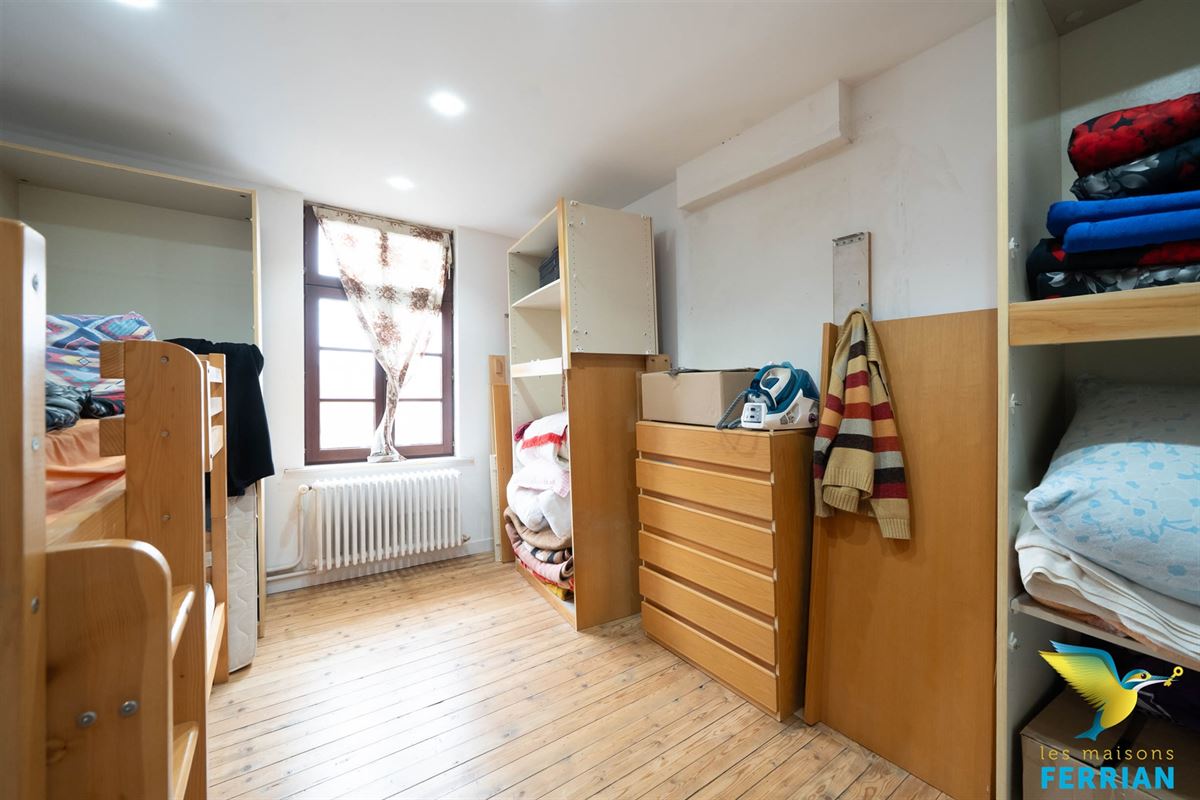 Maison unifamiliale à HAUTRAGE (6 chambres)