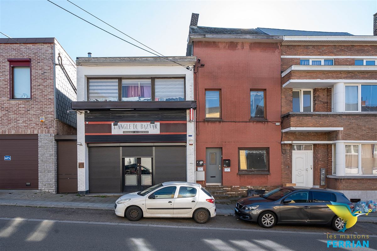 Commerce avec appartement à JUMET (4 chambres)