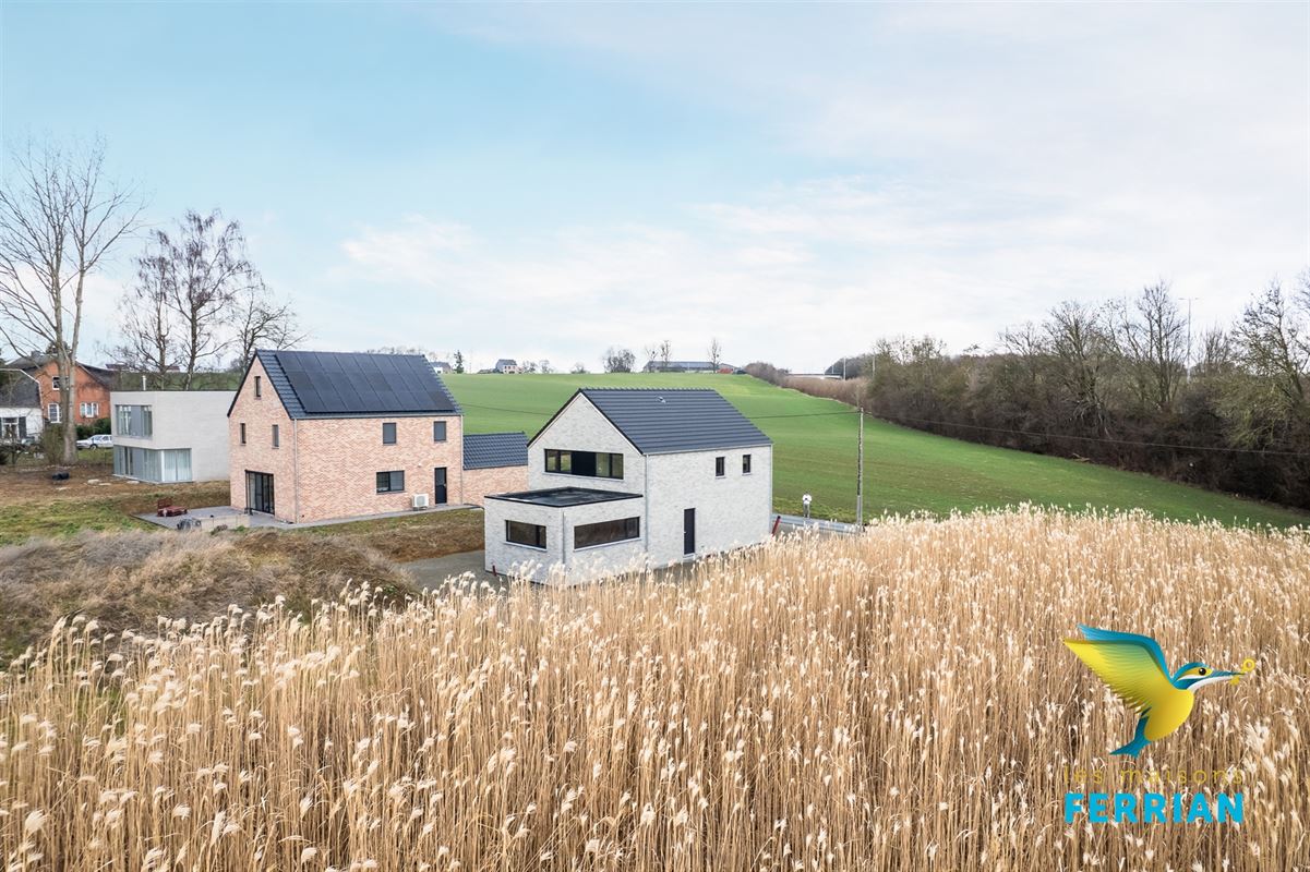 Villa à BOUGE (3 chambres)